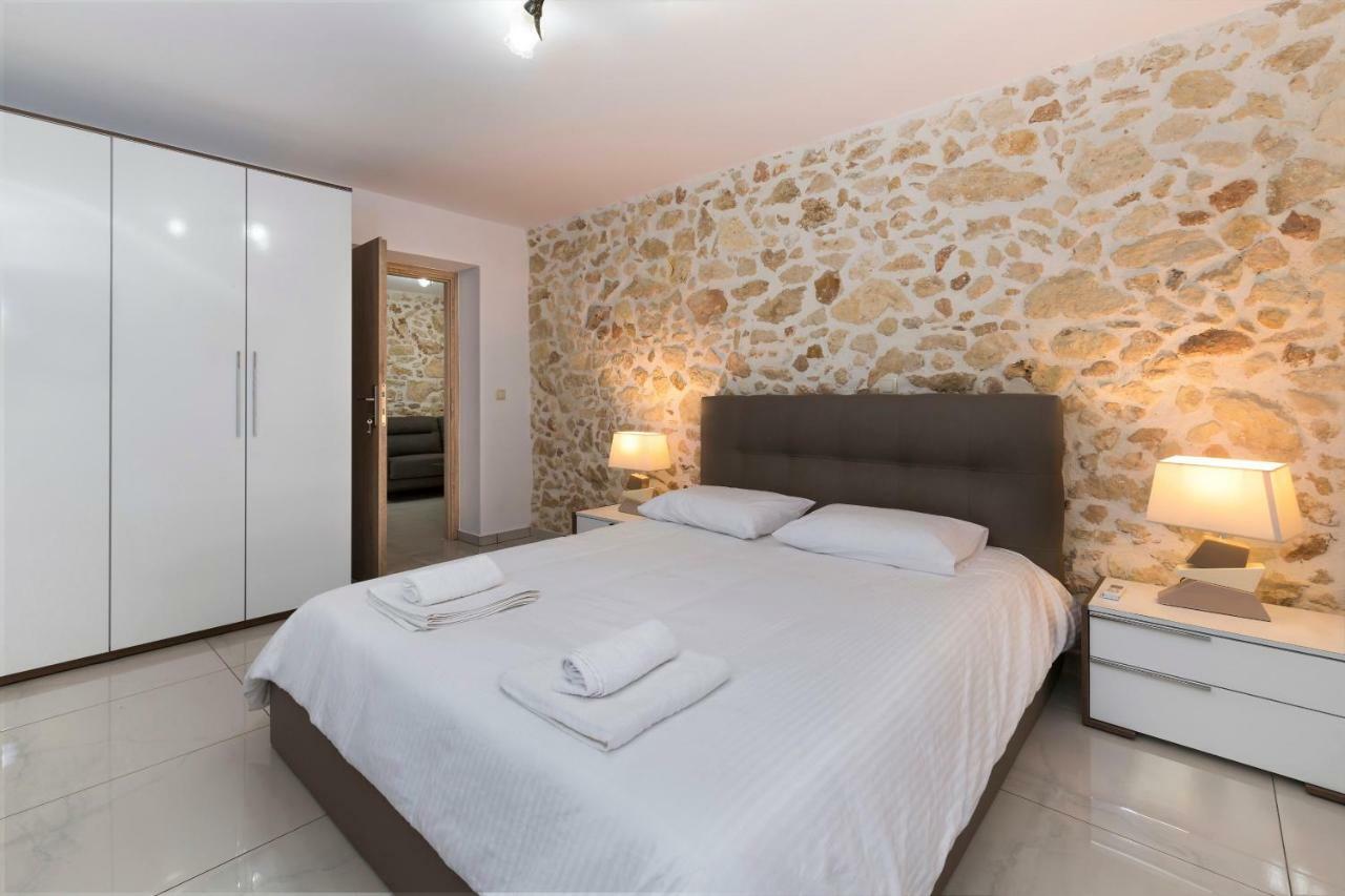 Wave Apartment La Canea Esterno foto